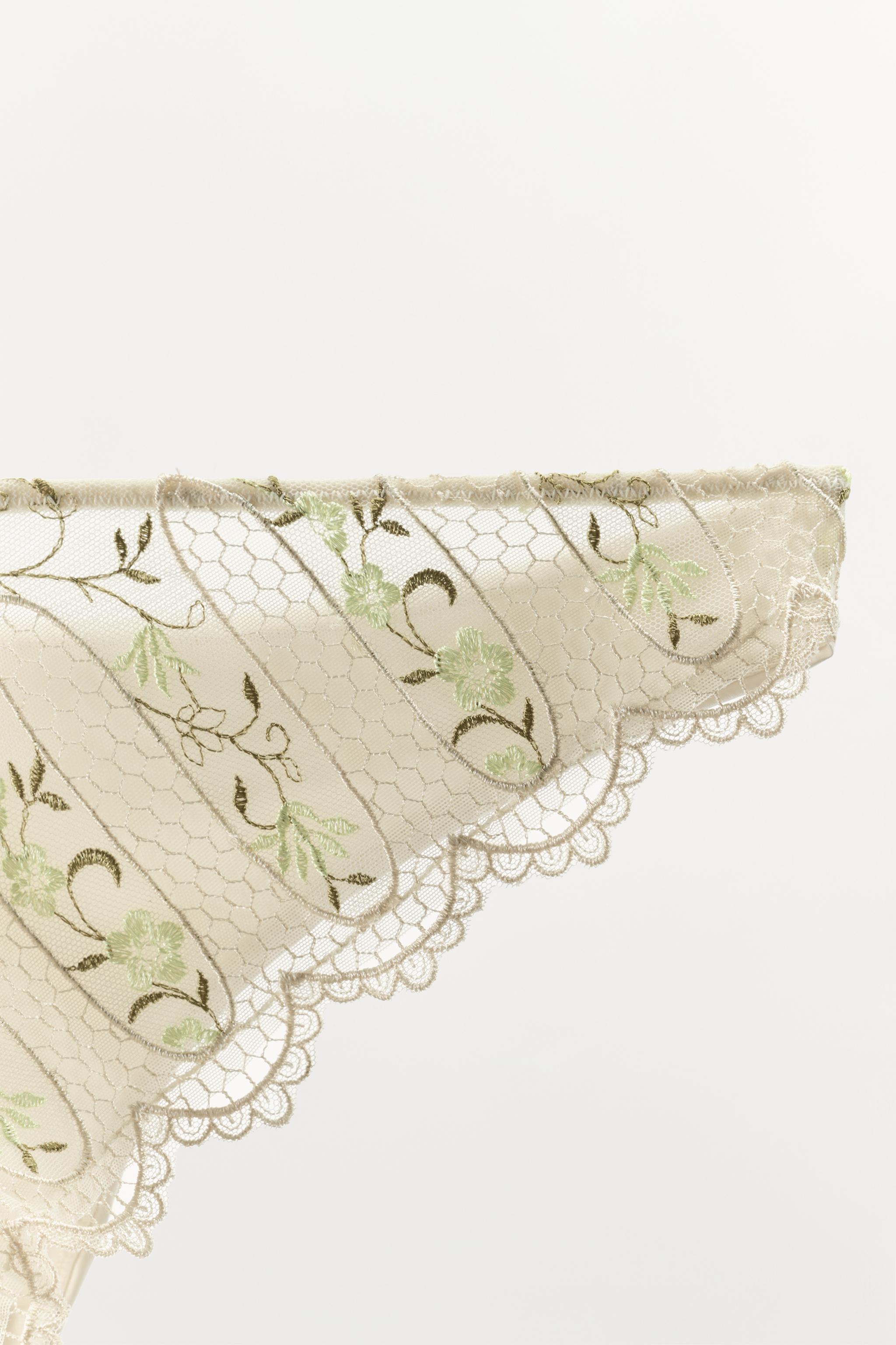FLORAL EMBROIDERED LACE PANTIES